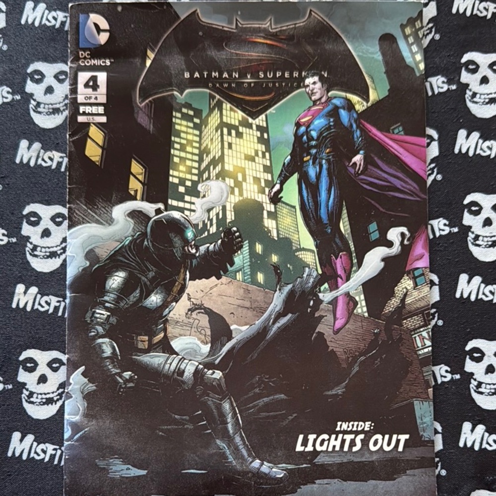 DC Comics Batman v Superman Dynamic Cover Art